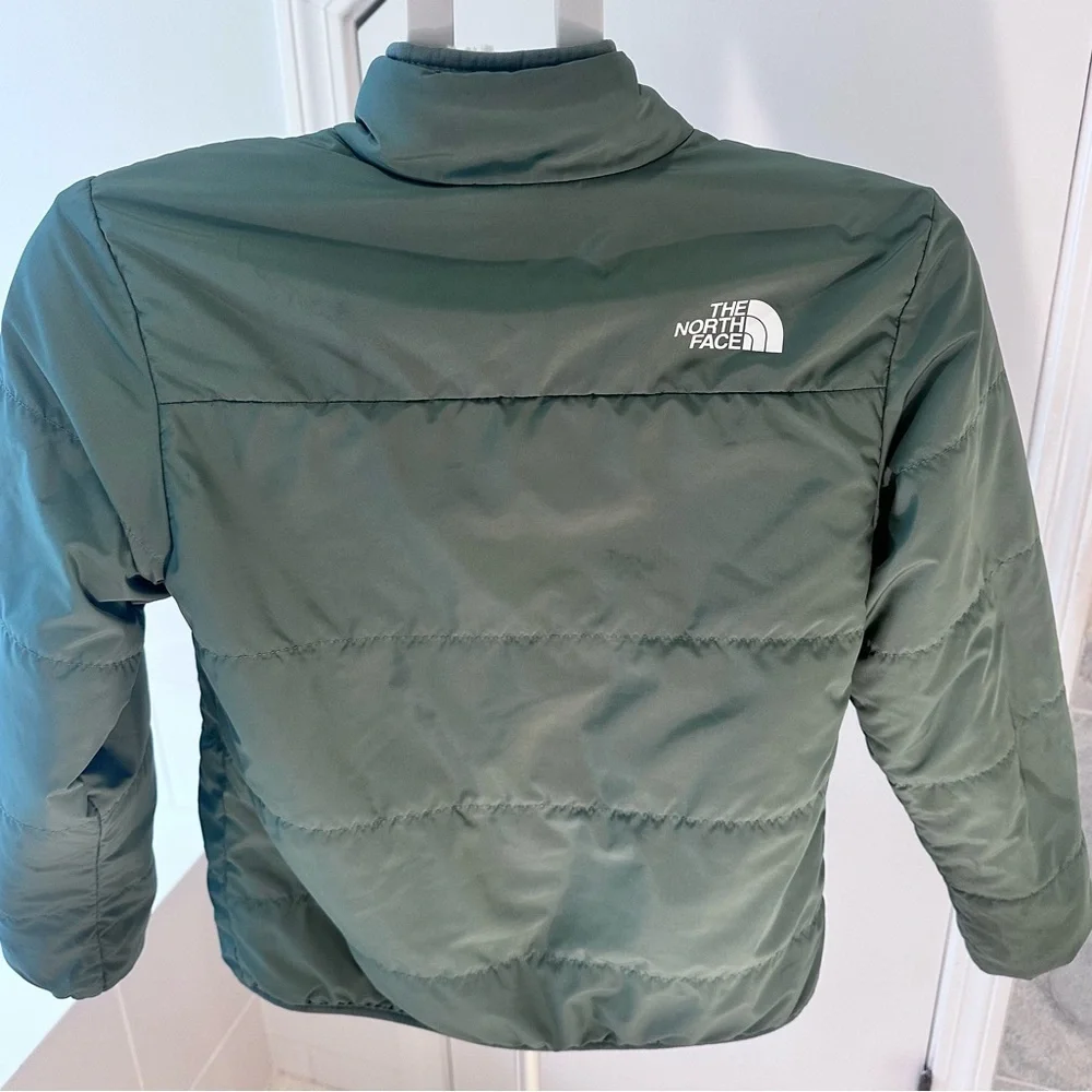 The North Face Girls Reversible Mossbud Swirl Jacket in Green Size Youth M